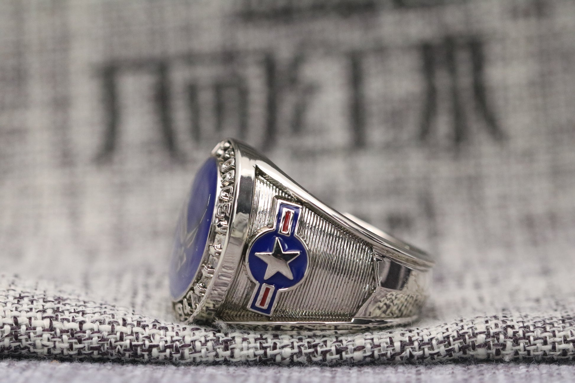 Falcon Valor Military Ring for U.S. Air Force Members - Rings For Champs, NFL rings, MLB rings, NBA rings, NHL rings, NCAA rings, Super bowl ring, Superbowl ring, Super bowl rings, Superbowl rings, Dallas Cowboys