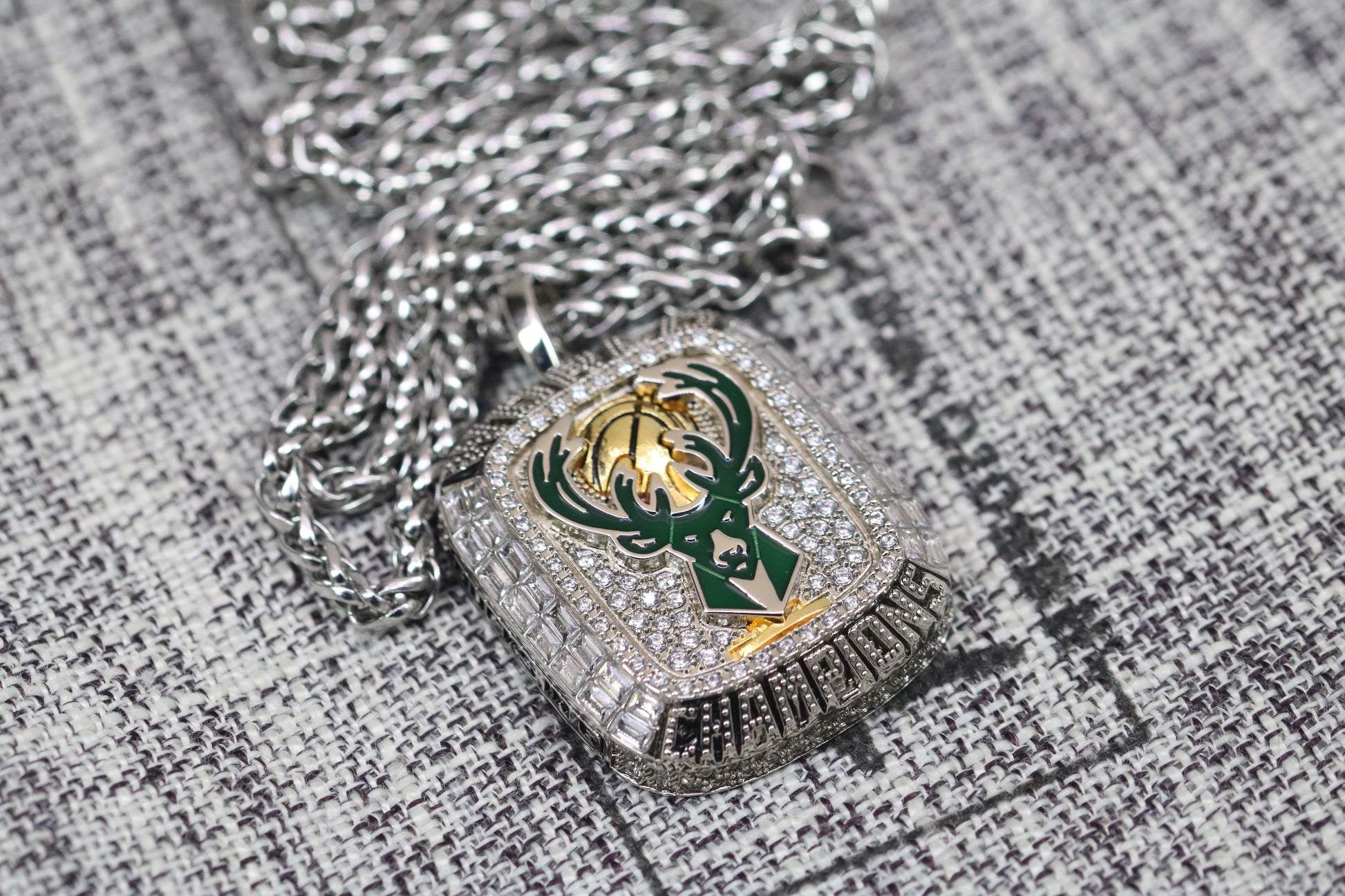 Milwaukee Bucks NBA Championship Pendant Replica (2021) - Premium Series - Rings For Champs, NFL rings, MLB rings, NBA rings, NHL rings, NCAA rings, Super bowl ring, Superbowl ring, Super bowl rings, Superbowl rings, Dallas Cowboys