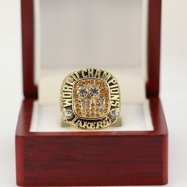 Los Angeles Lakers NBA Championship Ring (2001) - Kobe Bryant - Rings For Champs, NFL rings, MLB rings, NBA rings, NHL rings, NCAA rings, Super bowl ring, Superbowl ring, Super bowl rings, Superbowl rings, Dallas Cowboys