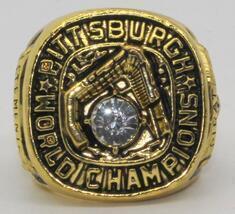 Pittsburgh Pirates World Series Ring (1960) - Rings For Champs, NFL rings, MLB rings, NBA rings, NHL rings, NCAA rings, Super bowl ring, Superbowl ring, Super bowl rings, Superbowl rings, Dallas Cowboys