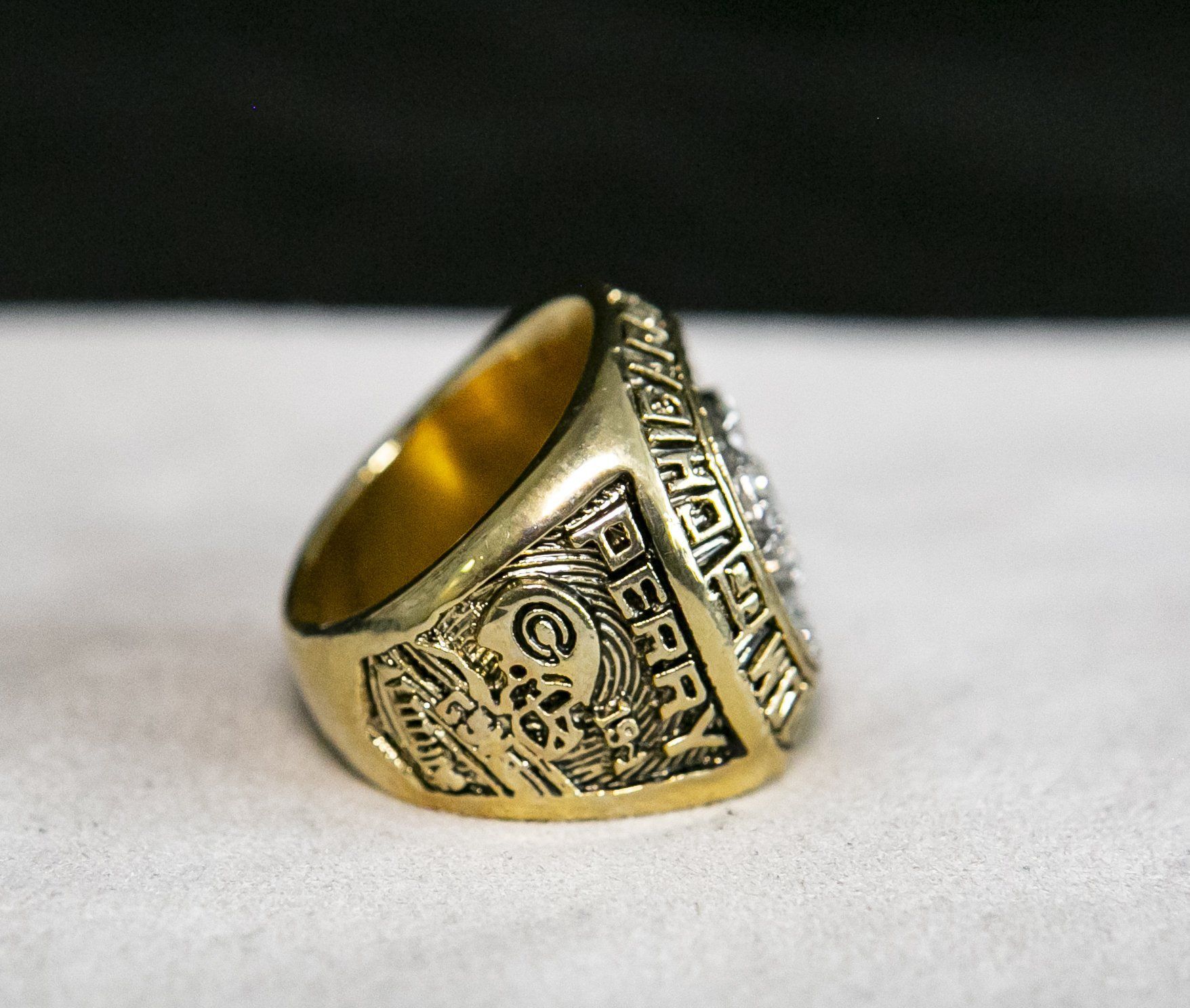 Chicago Bears Super Bowl Ring (1985) - Perry - Rings For Champs, NFL rings, MLB rings, NBA rings, NHL rings, NCAA rings, Super bowl ring, Superbowl ring, Super bowl rings, Superbowl rings, Dallas Cowboys