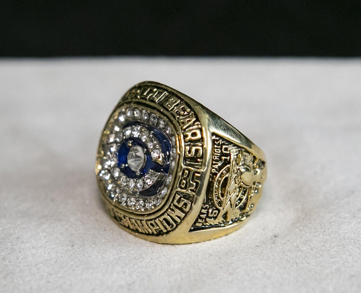 Chicago Bears Super Bowl Ring (1985) - Perry - Rings For Champs, NFL rings, MLB rings, NBA rings, NHL rings, NCAA rings, Super bowl ring, Superbowl ring, Super bowl rings, Superbowl rings, Dallas Cowboys