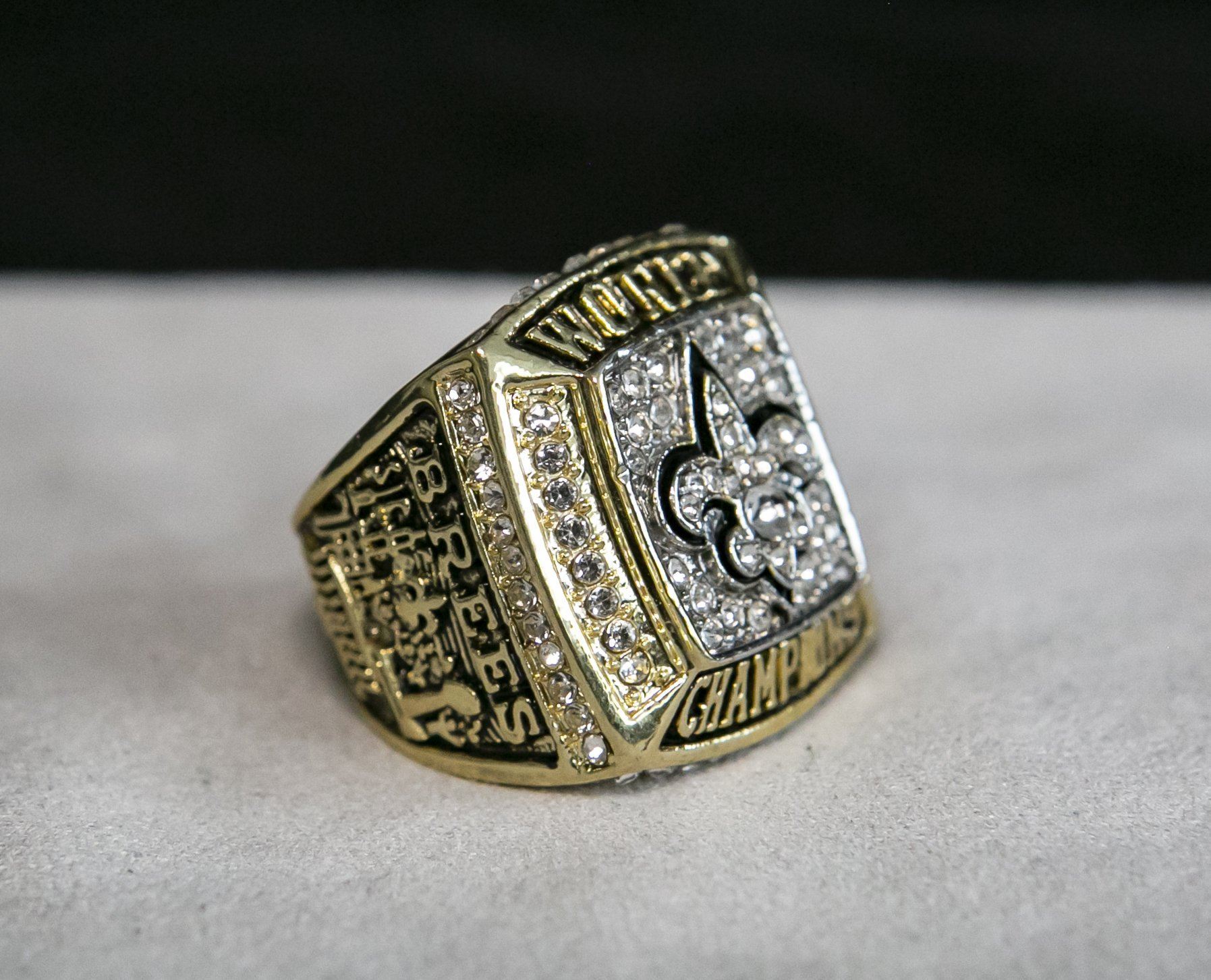 New Orleans Saints Super Bowl Ring (2009) - Rings For Champs, NFL rings, MLB rings, NBA rings, NHL rings, NCAA rings, Super bowl ring, Superbowl ring, Super bowl rings, Superbowl rings, Dallas Cowboys